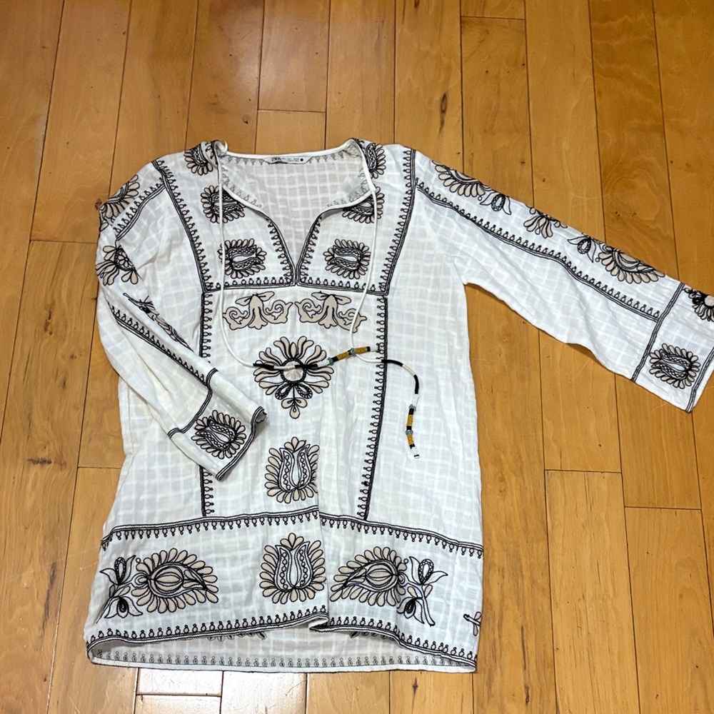 Zara White Tunic with Black Detailing